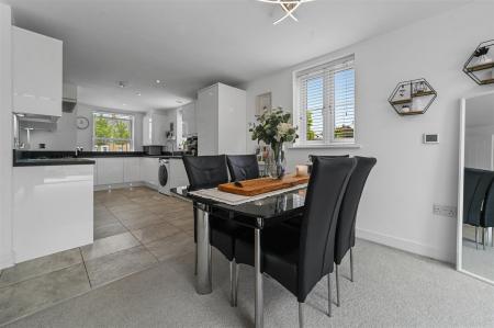 Kitchen/Dining