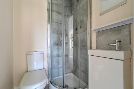 EN-SUITE TO BEDROOM ONE