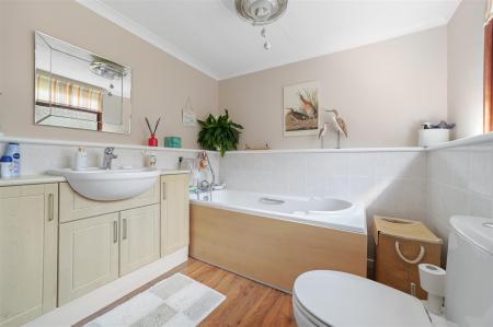 FAMILY BATHROOM