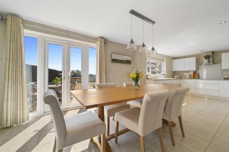 KITCHEN DINING ROOM