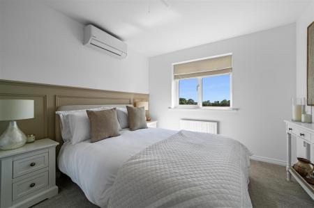FIRST FLOOR BEDROOM