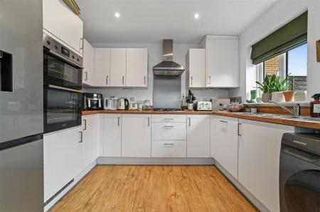 KITCHEN DINING ROOM