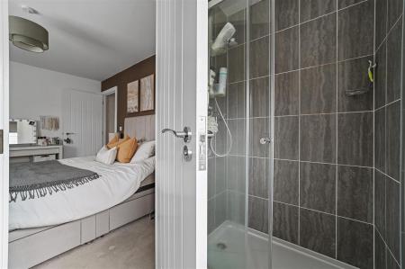 EN-SUITE TO BEDROOM ONE