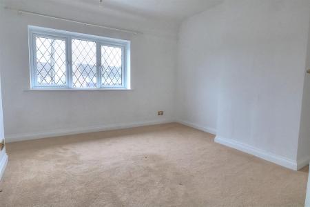 Oakmount Road 60 Bed 2.jpg