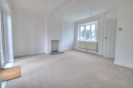 Oakmount Road 60 Sitt Room 1.jpg