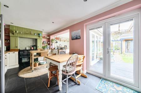 Hazel Close 8 (16).jpg