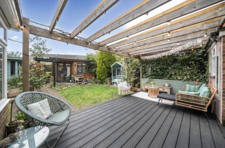 Hazel Close 8 (4).jpg