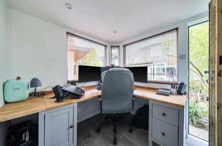 Hazel Close 8 (6).jpg