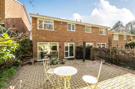 Flexford Close 60 (5).jpg