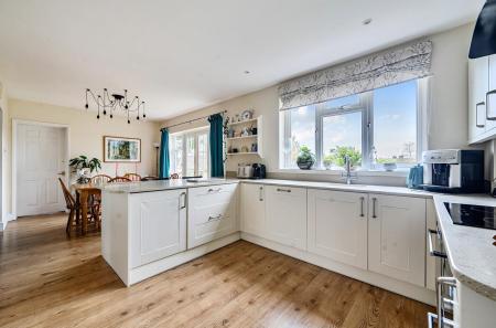 Clanfield Close 7 (6).jpg