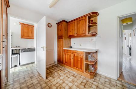 12 Tuscan Walk (16).jpg