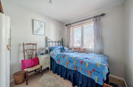 19 Charnwood Gardens (18).jpg