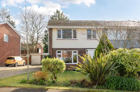 19 Charnwood Gardens (10).jpg