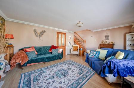 19 Charnwood Gardens (8).jpg