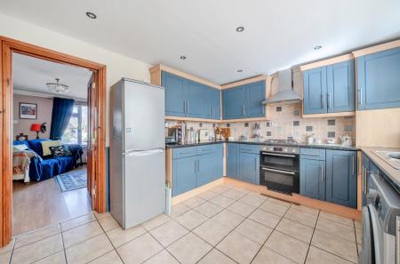 19 Charnwood Gardens (11).jpg