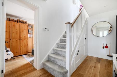 13 Conway Close (12).jpg