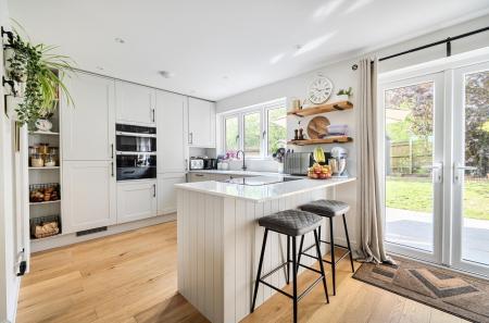 13 Conway Close (4).jpg