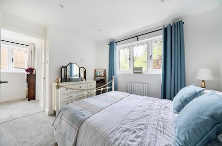 13 Conway Close (14).jpg