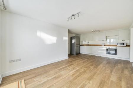Flat 3, 133 Hiltingbury (11).jpg