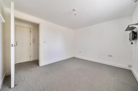 Flat 3, 133 Hiltingbury (8).jpg