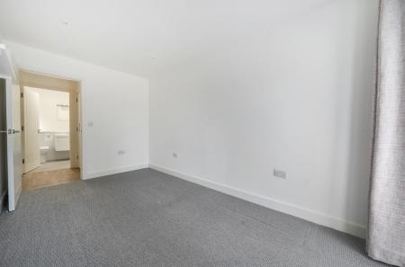 Flat 3, 133 Hiltingbury (13).jpg
