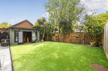 20 Sir Lancelot Close (10).jpg