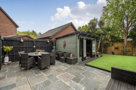 20 Sir Lancelot Close (12).jpg
