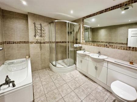 Ensuite Bathroom