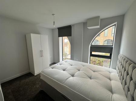Bedroom 1.jpg