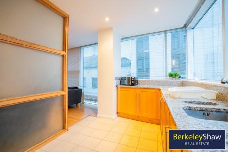 Open plan lounge/ kitchen