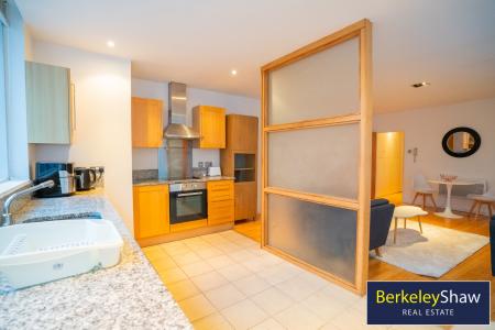 Open plan lounge/ kitchen