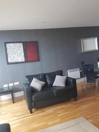 lounge1.jpg