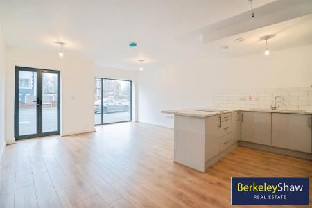 Kitchen diner/living area (3)