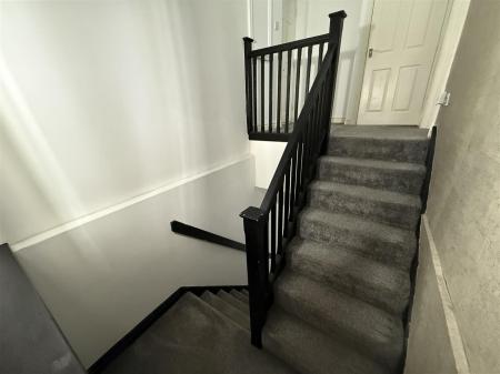 STAIRS & LANDING (1)