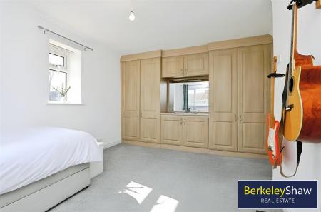 f1c1c888-Bedroom.jpg