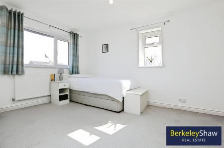 0e57a495-bed 202.jpg