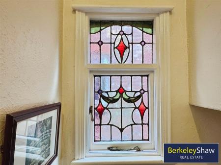 Landing feature window