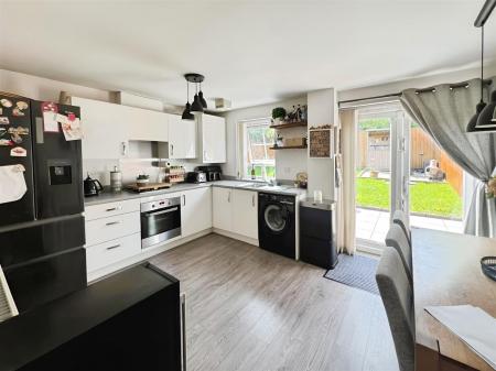 Kitchen/ Dining Room