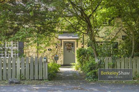 Sycamore Avenue Crosby L23