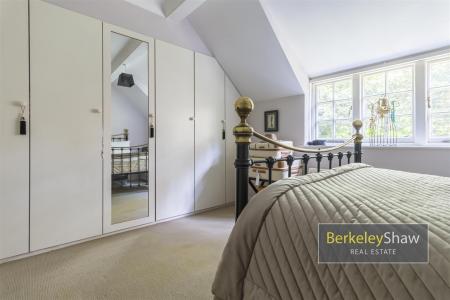 Sycamore Avenue Crosby L23