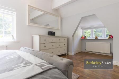 Sycamore Avenue Crosby L23