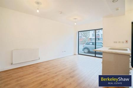 Kitchen diner/living area (3)