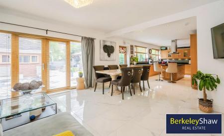 Kitchen diner/family room