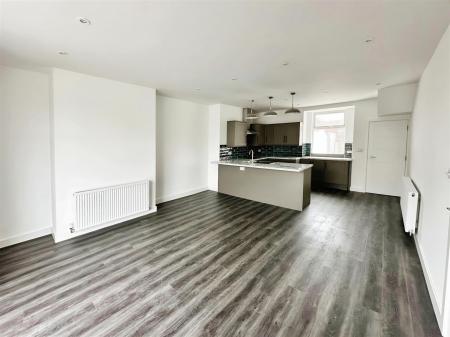 Open Plan Lounge / Kitchen