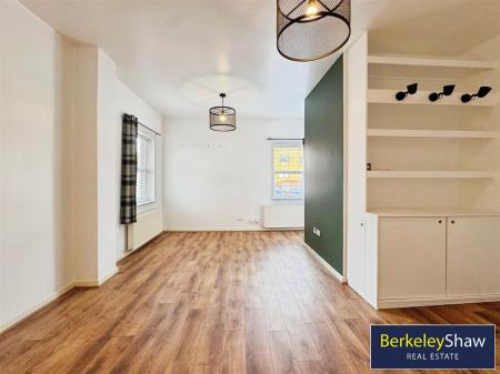 Open plan kitchen diner/living (3)