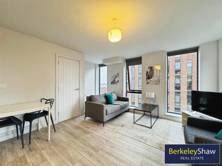 Kitchen diner/living area (4)