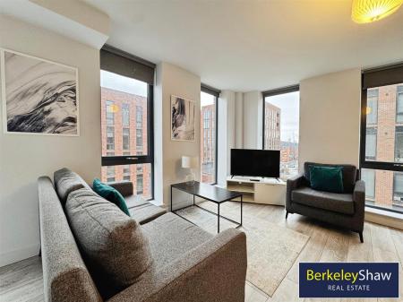 Kitchen diner/living area (5)