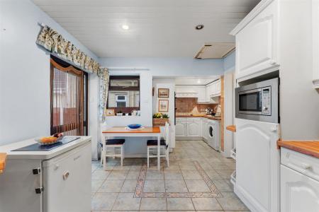 Margaret Road - Kitchen (3)