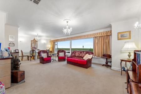 Margaret Road - Lounge (3)