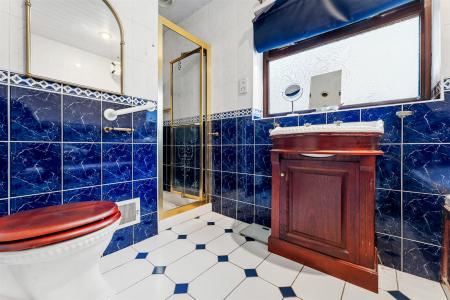 Margaret Road - Bathroom